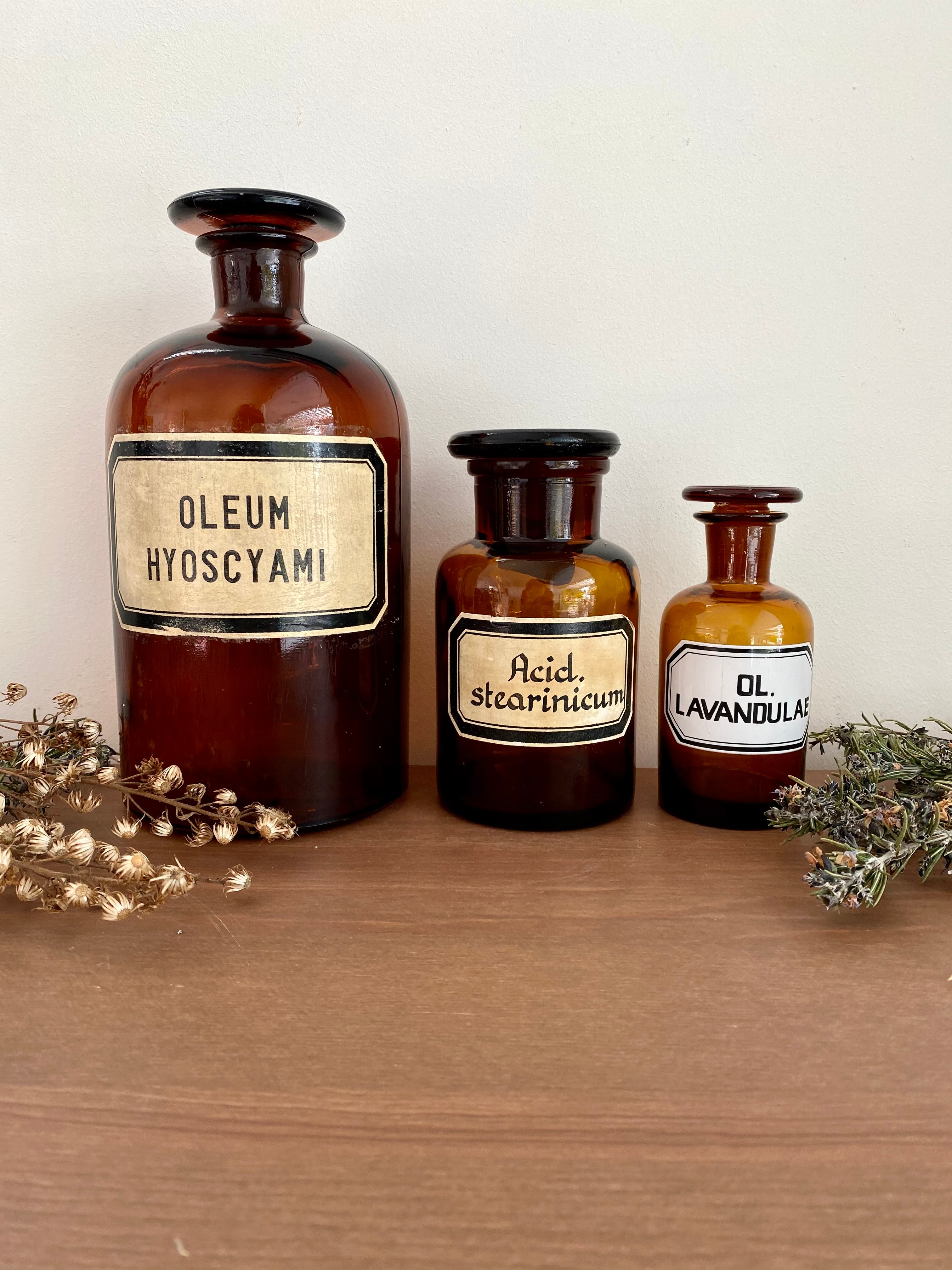 LOT FLACONS PARFUMS Anciens Cristal Baccarat EUR 40,00 - FR LOT FLACONS PARFUMS Anciens Cristal Baccarat EUR 40,00 - FR
