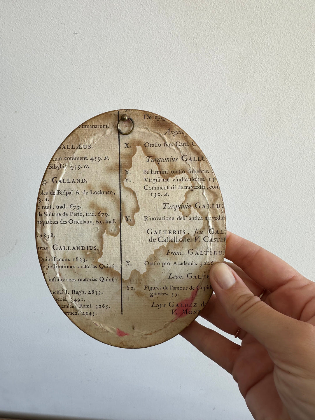 Miniatures en ivoire sur velours 19ème