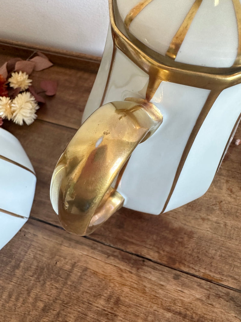 Cafetière en porcelaine de Limoges bordures dorées