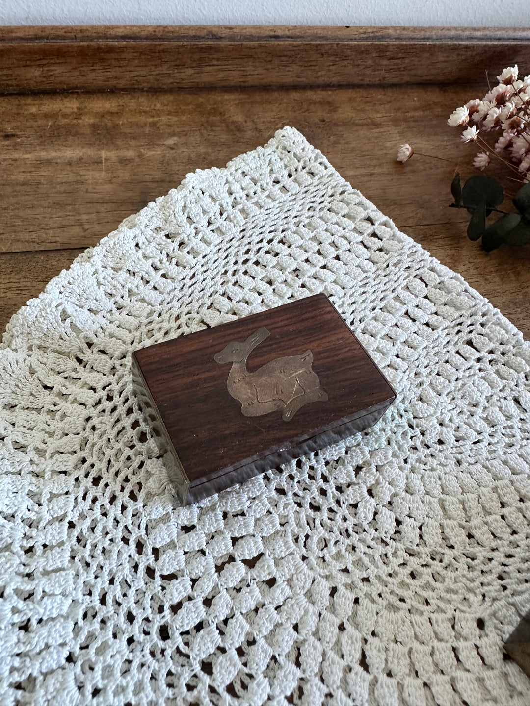 Boîtes en bois décorées de laiton taille mini