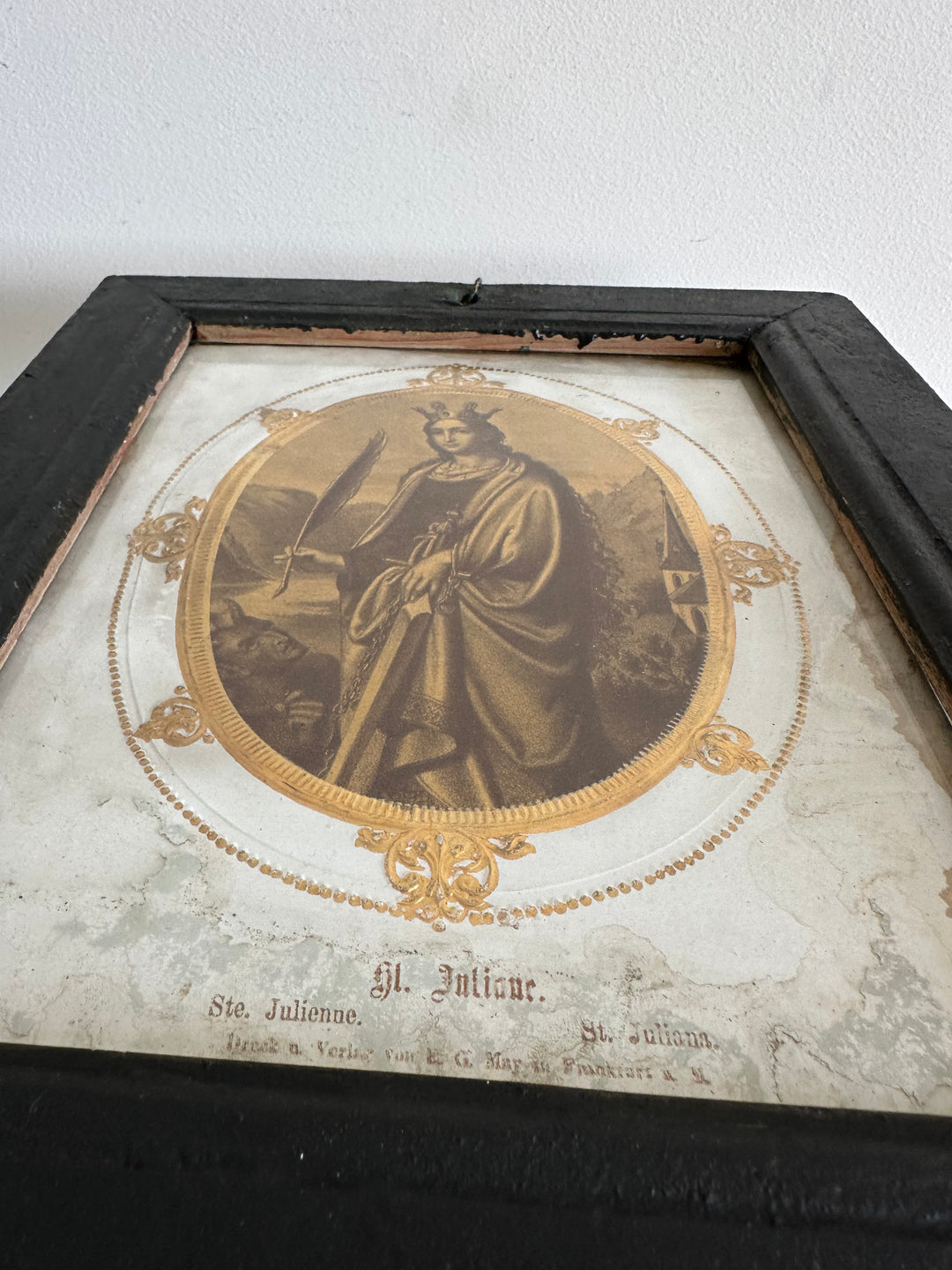 Représentation de Santa Juliana encadrée 1870