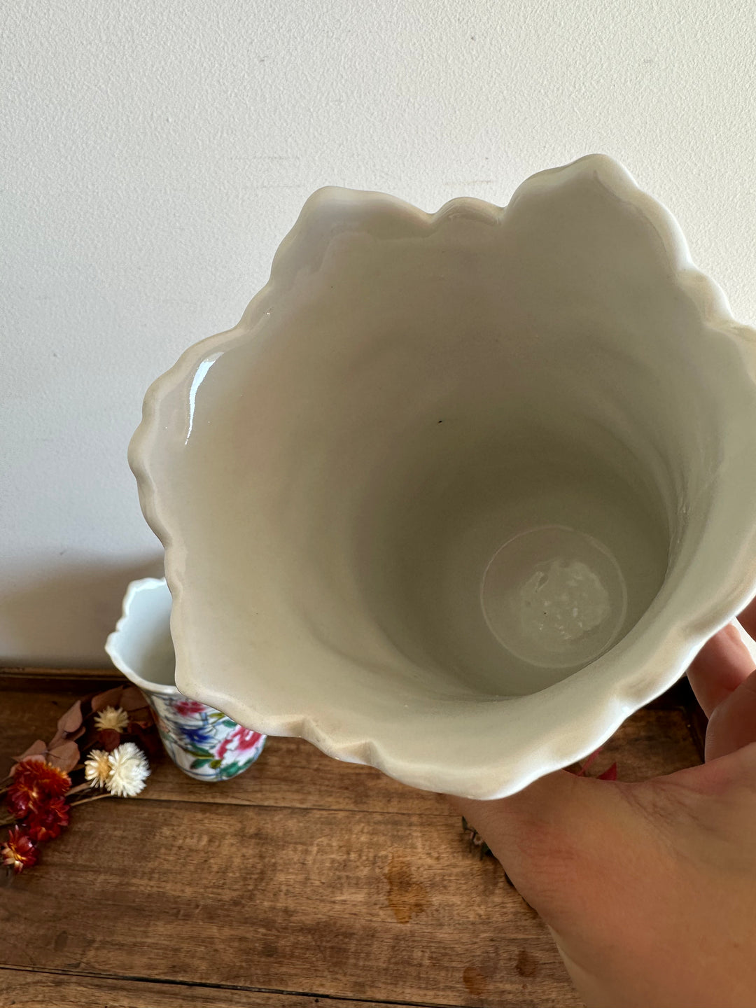 Vases évasés en porcelaine peints à la main