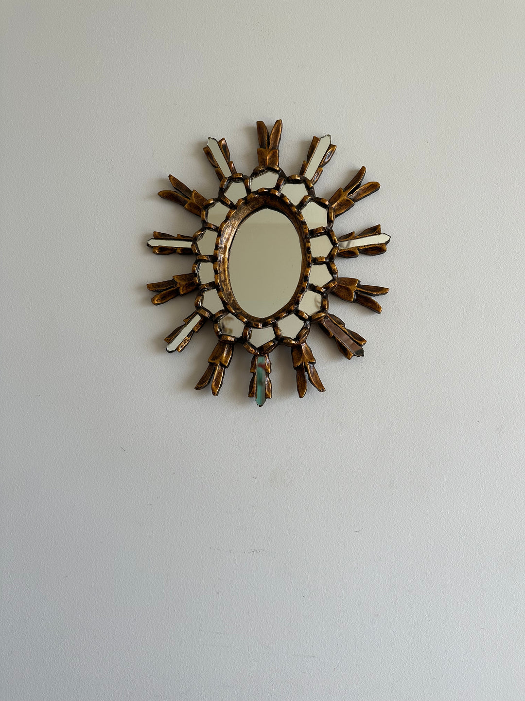 Miroir en bois doré en étoile