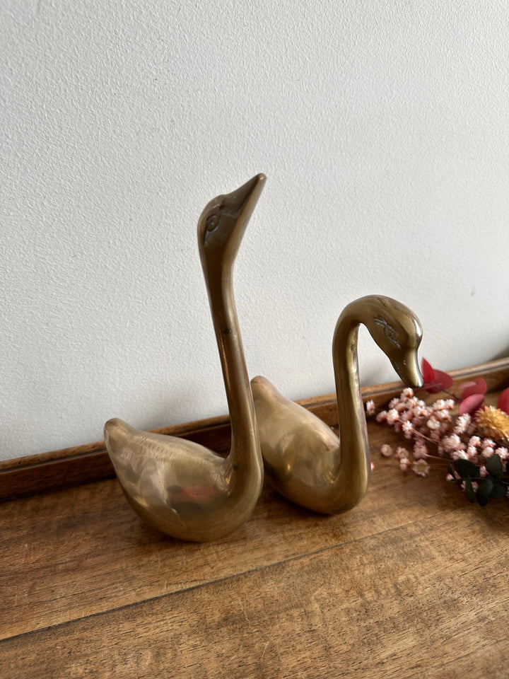 Cygnes en laiton anciens délicats