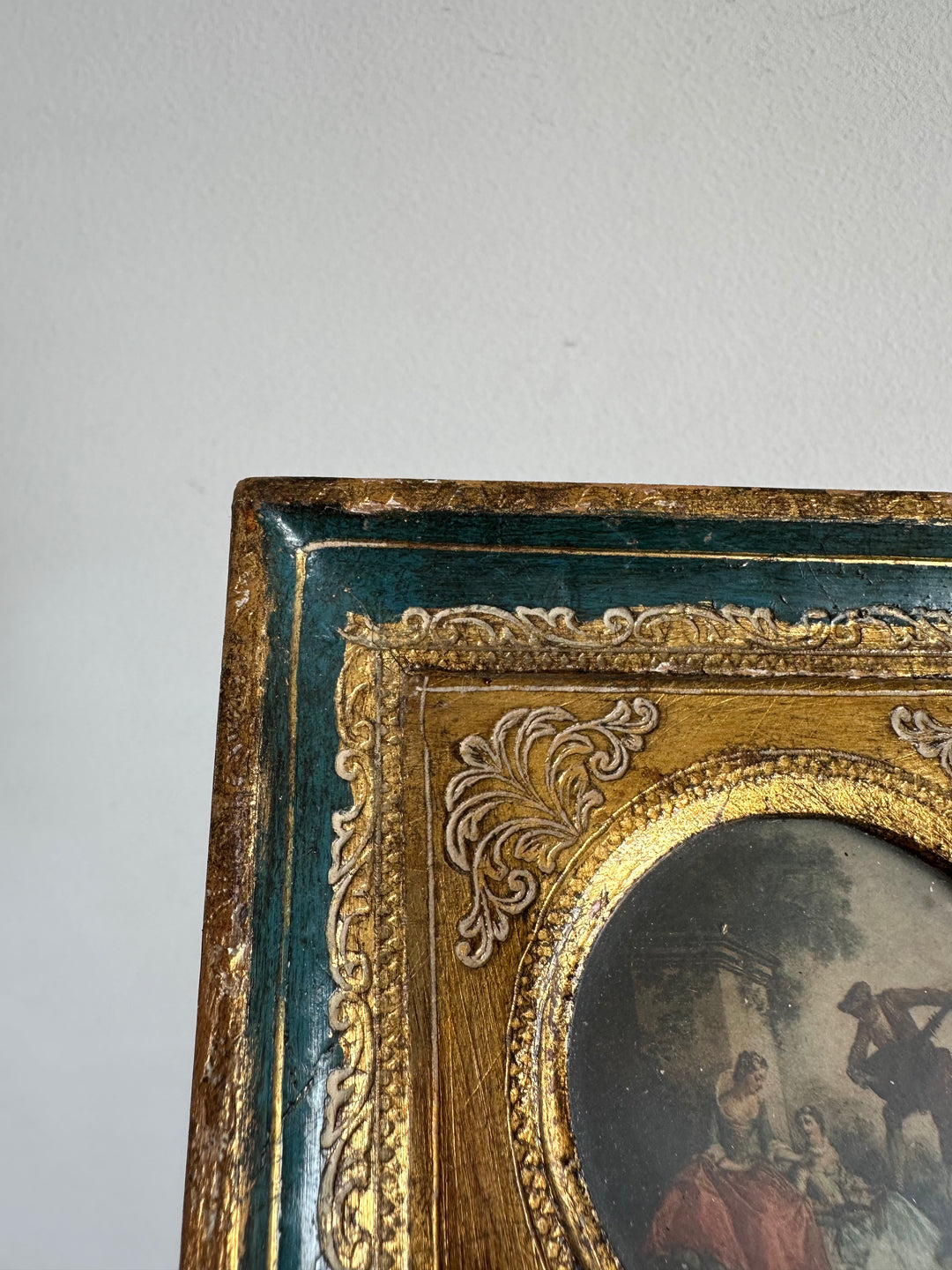 Représentation sérénade d'époque cadre en bois doré florentin