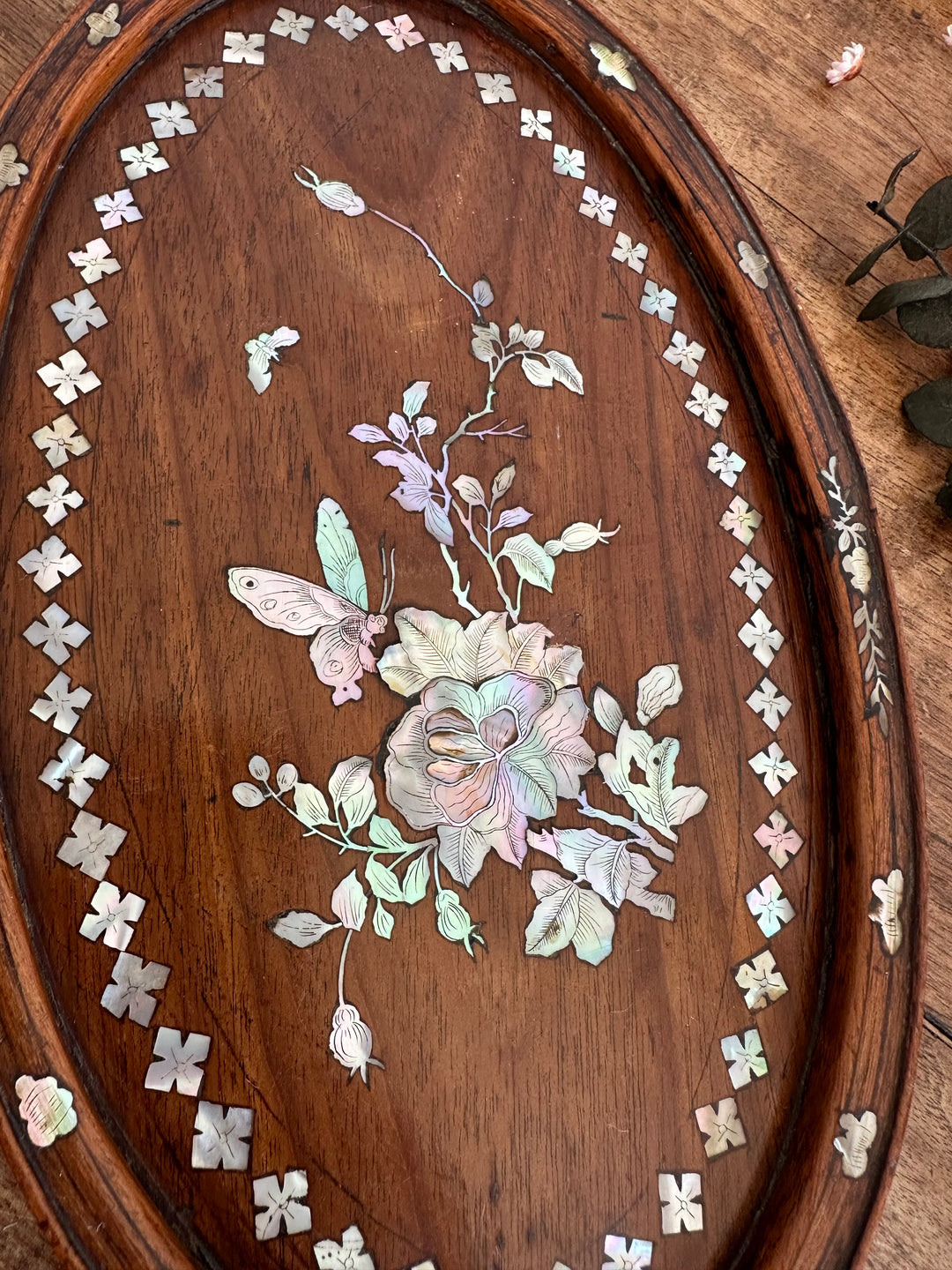 Plateau marqueté en bois exotique et nacre 19ème