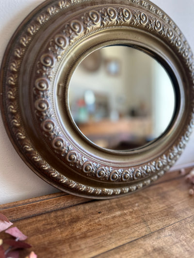 Miroir ovale en cuivre martelé