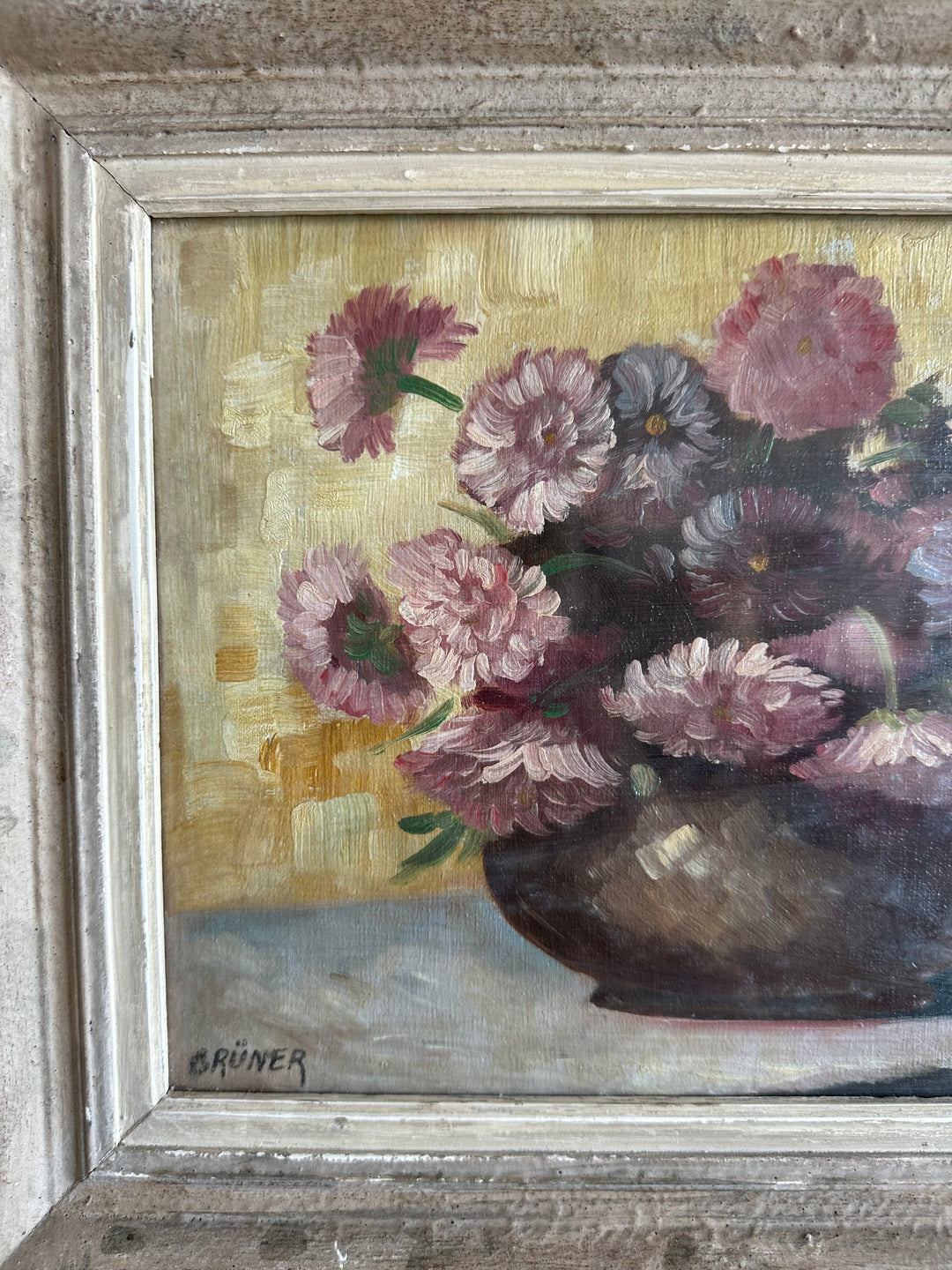 Peinture signée Gruner bouquet de fleurs mauves sur toile