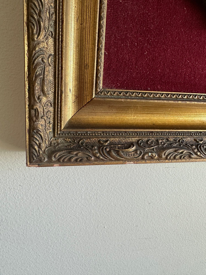 Portrait de jeune femme en étain sur velours Les étains du Prince