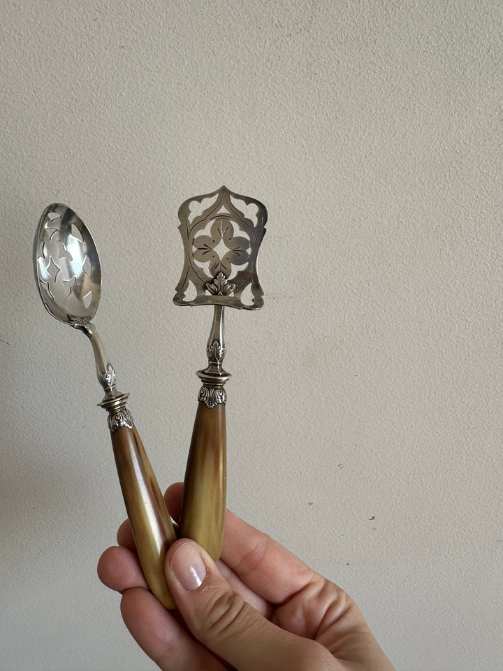 Couverts de service en métal argenté manches en bakélite