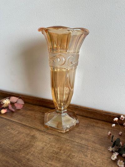 Vase soliflore en verre irisé orangé
