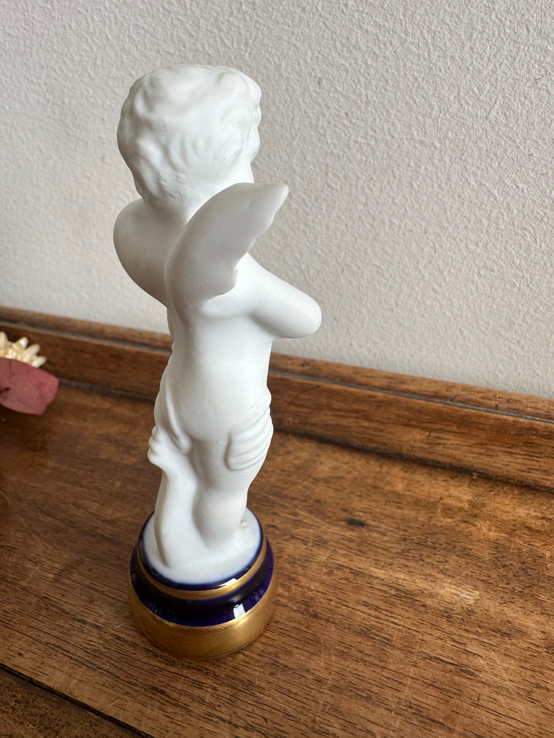 Angelots en biscuit et porcelaine de Limoges