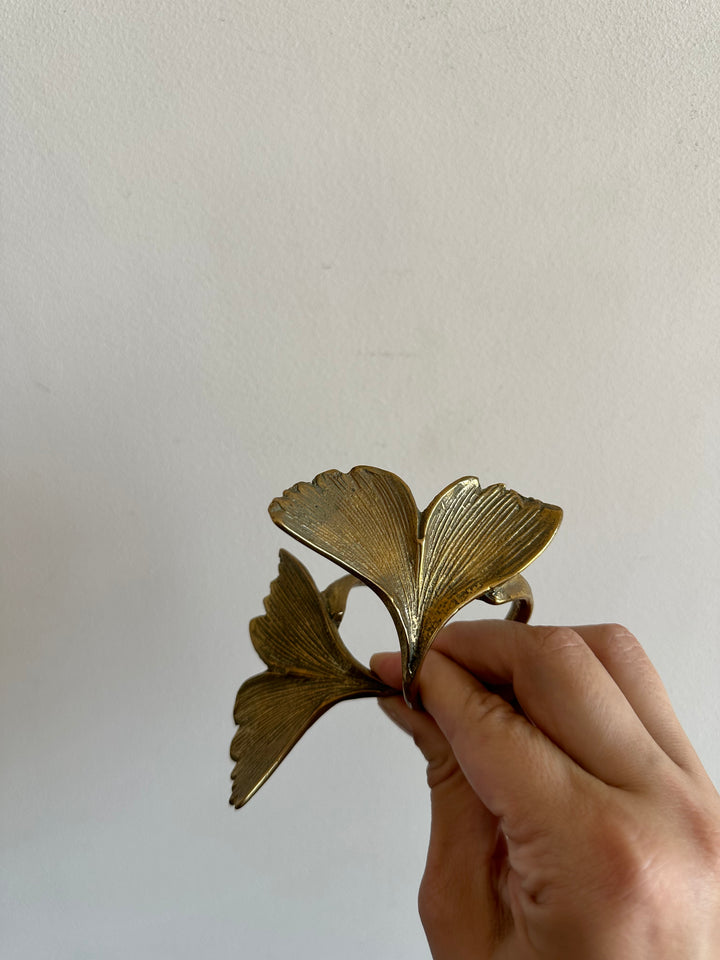 Ronds de serviettes en laiton doré motifs feuilles de chêne