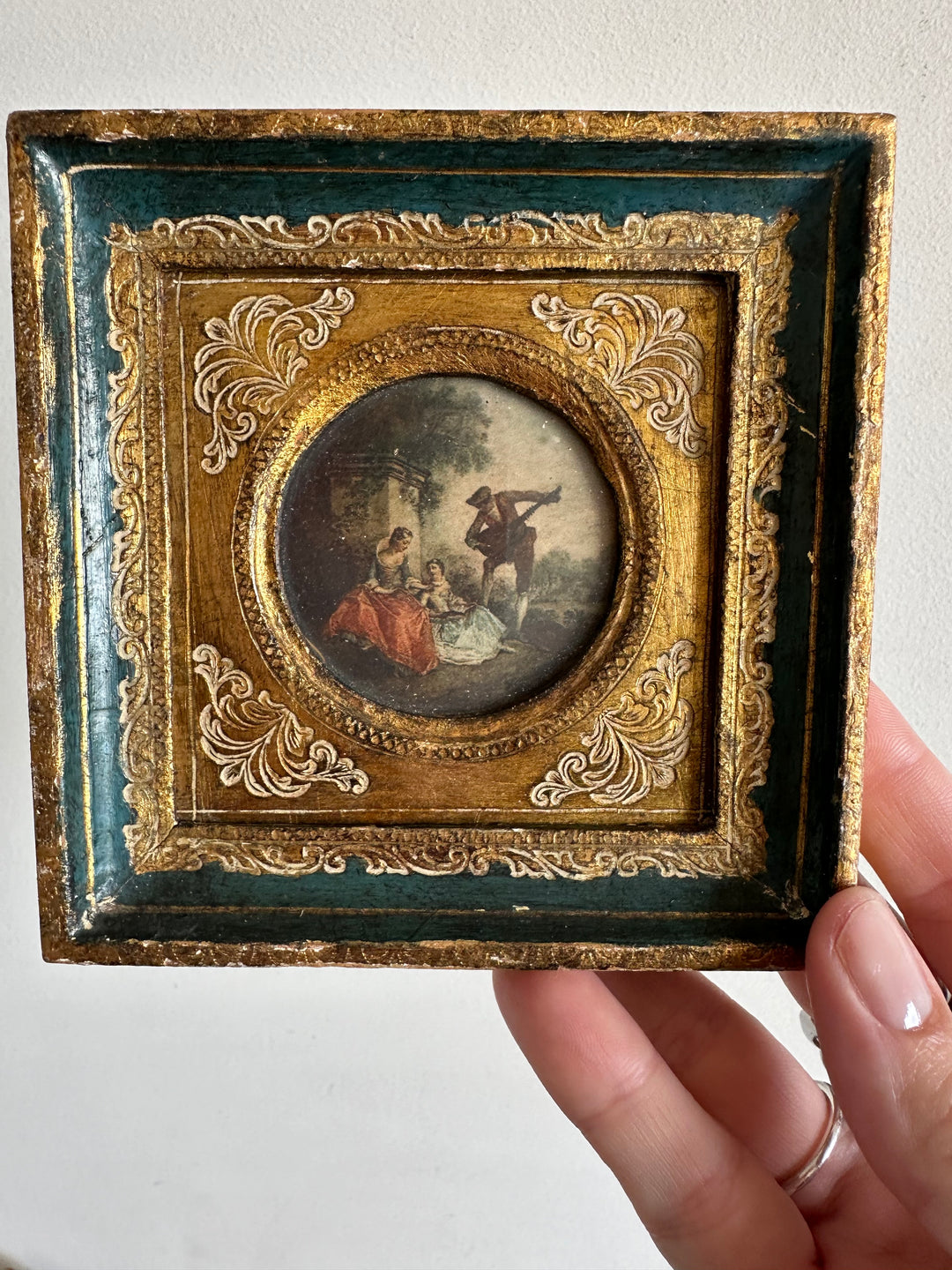 Représentation sérénade d'époque cadre en bois doré florentin