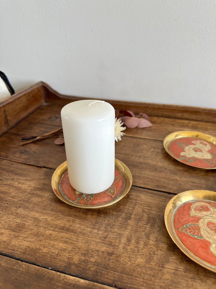 Coupelles en laiton émaillé tons orangés motifs roses blanches