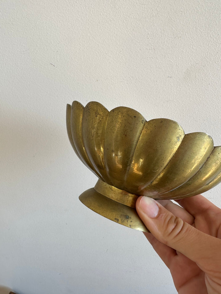 Vide poche ancien en laiton moulé