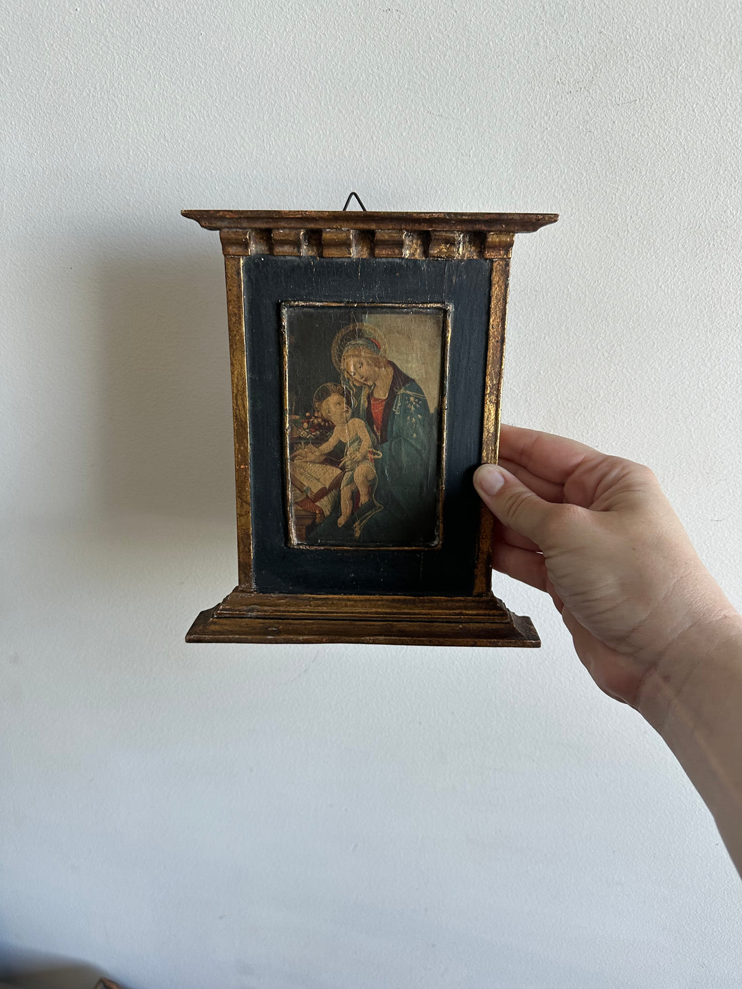 Icône en bois années 40 fond bleu nuit La Vierge et l'enfant