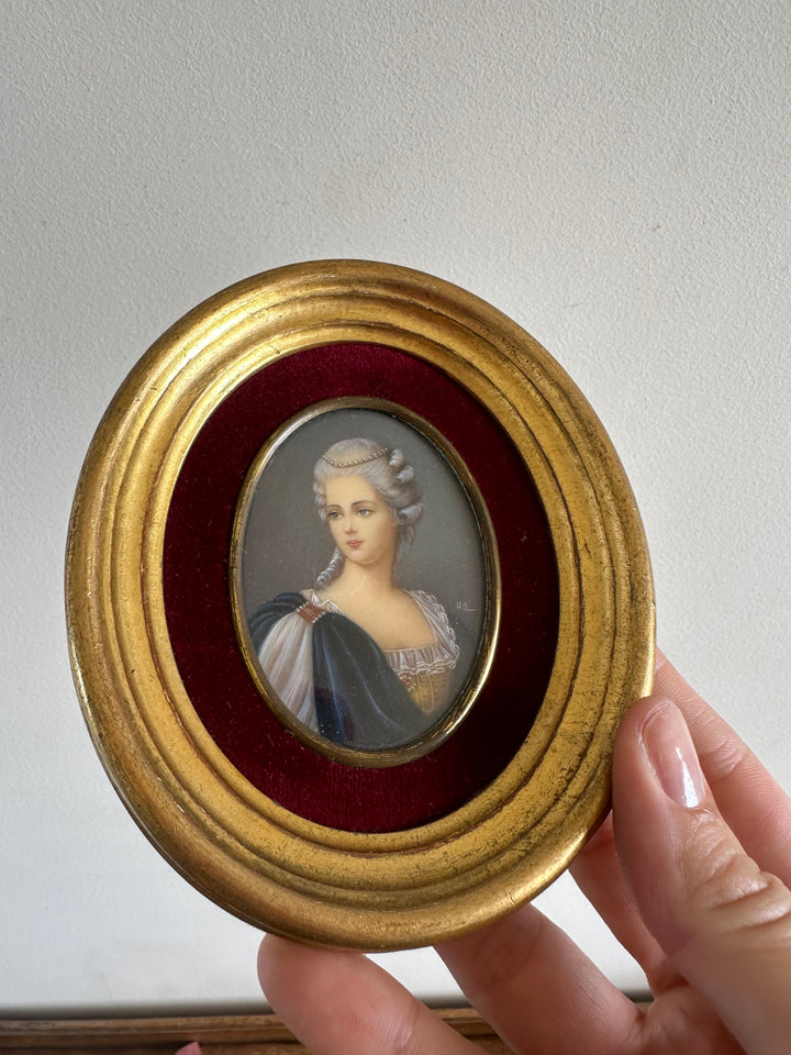 Médaillons en velours vert et rouge sur porcelaine 19ème