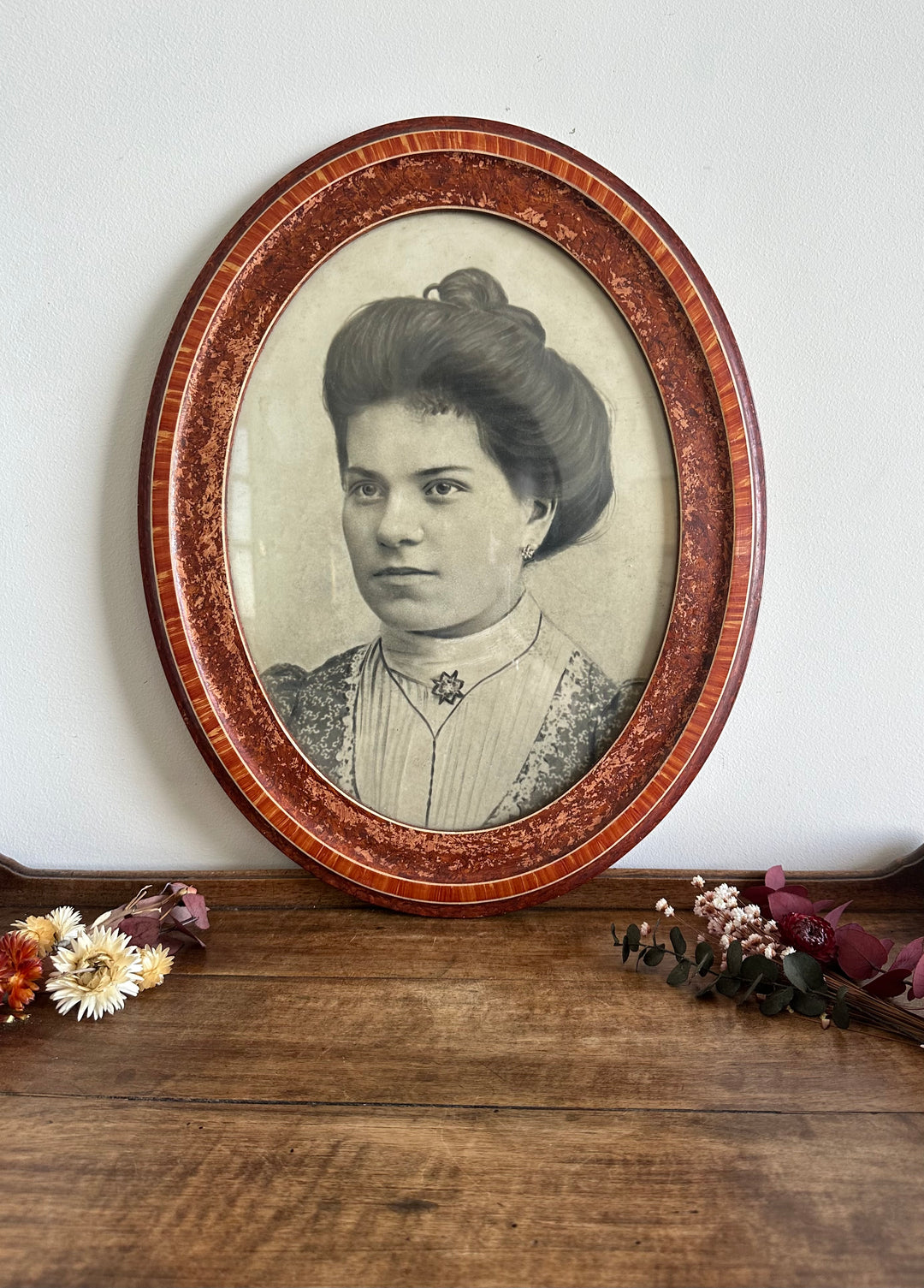 Portrait jeune femme rehaussé à la main années 1900