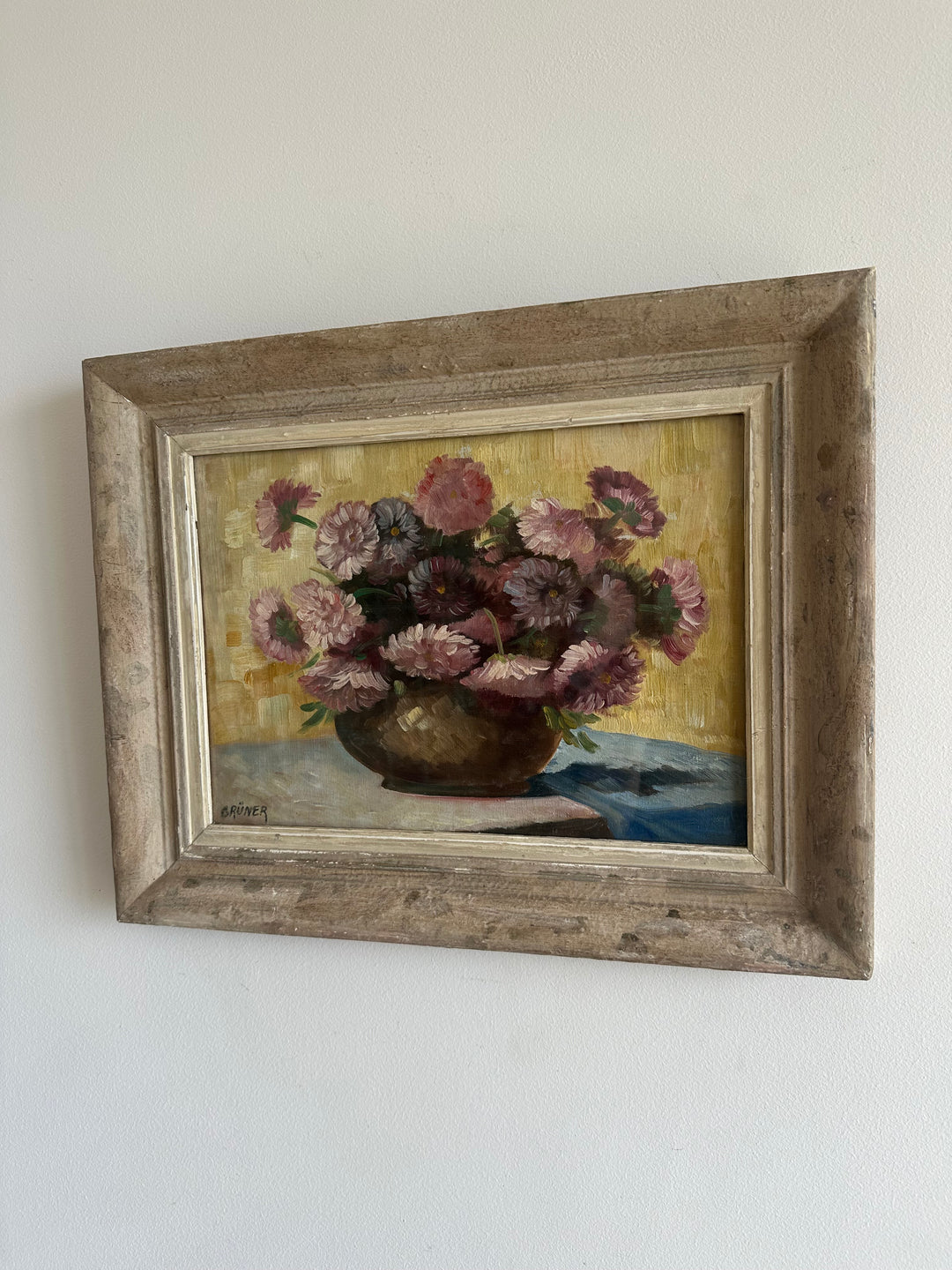 Peinture signée Gruner bouquet de fleurs mauves sur toile