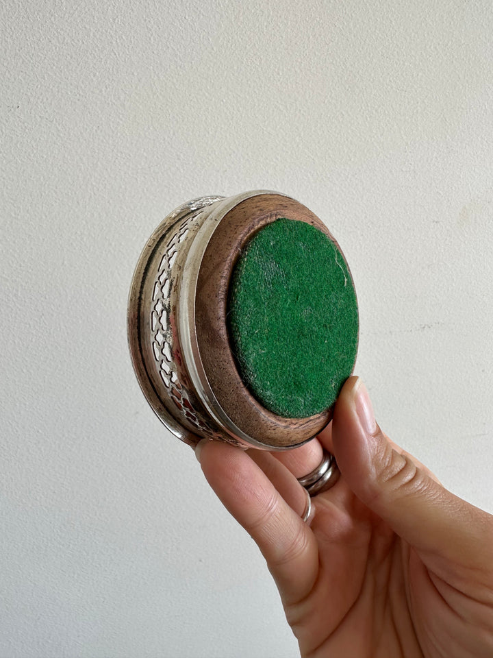 Sous-verres en bois cerclé de métal argenté