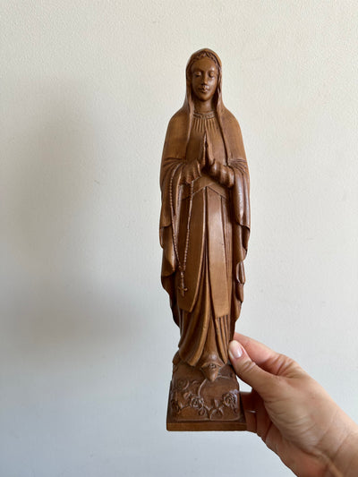 Statuette de la vierge en bois sculptée signée Lucien Pessey (1912-1992)