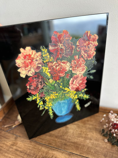 Peinture bouquet de fleurs signée sur plaque de céramique vitrée noire
