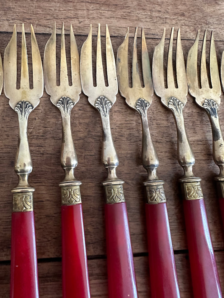 Fourchettes à dessert en bakélite rouge et vermeil