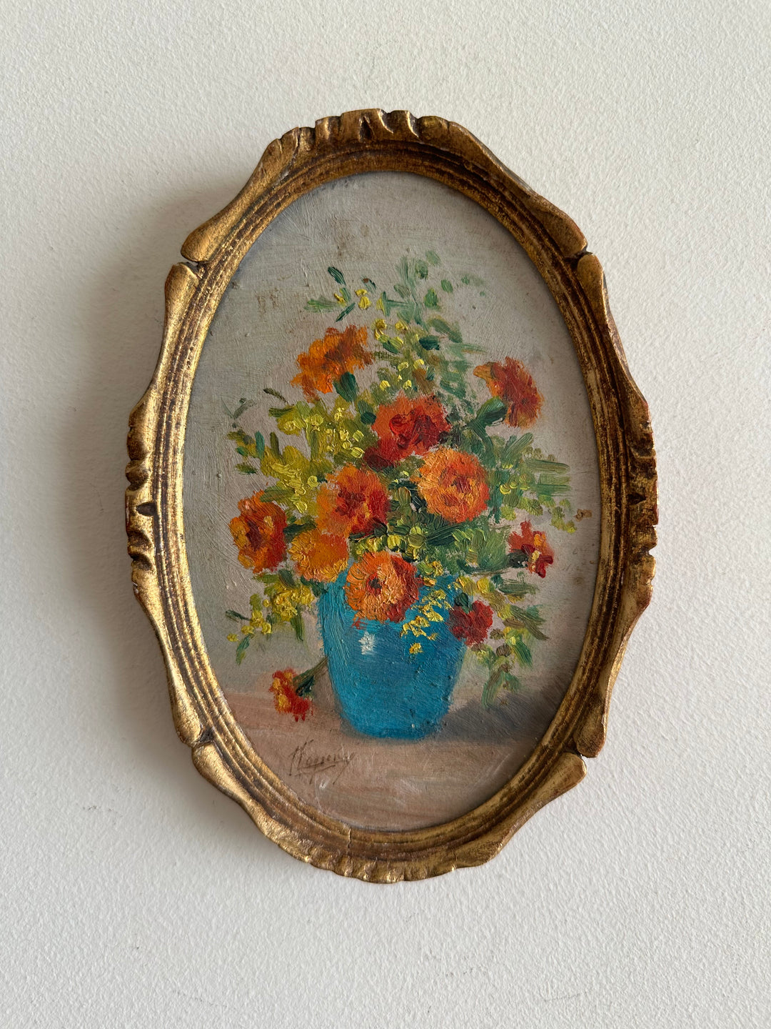 Peinture florale dans son médaillon en bois doré années 1900