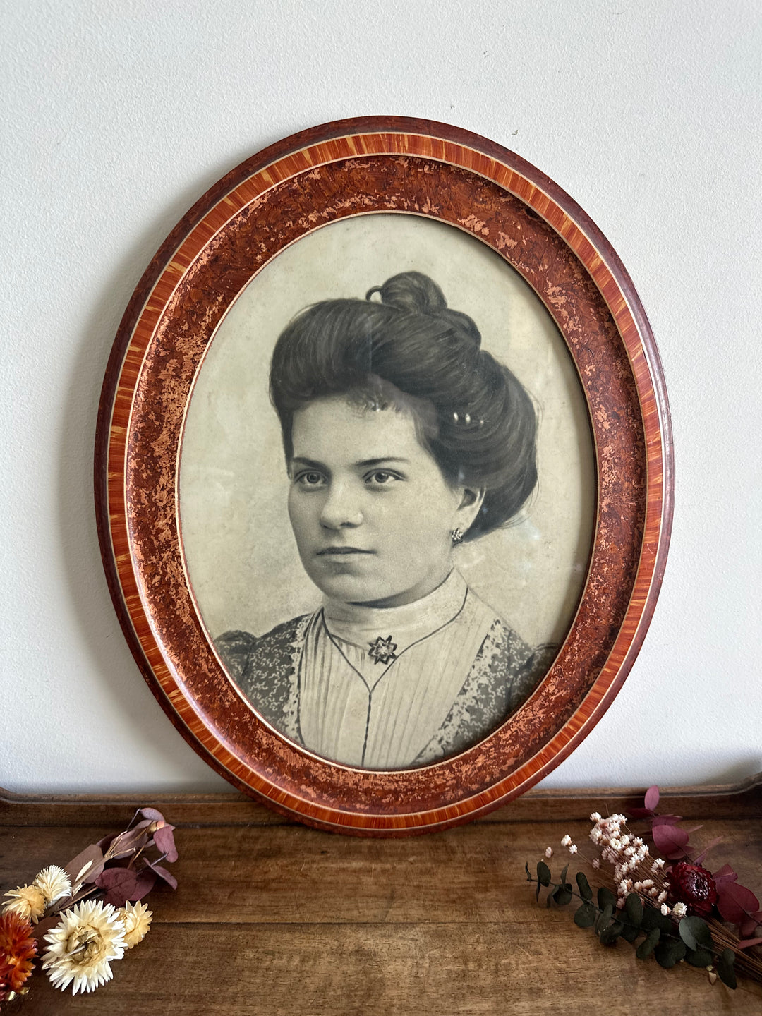 Portrait jeune femme rehaussé à la main années 1900