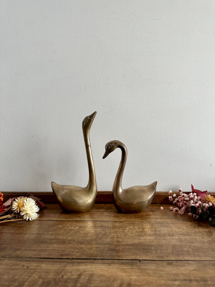 Cygnes en laiton anciens délicats