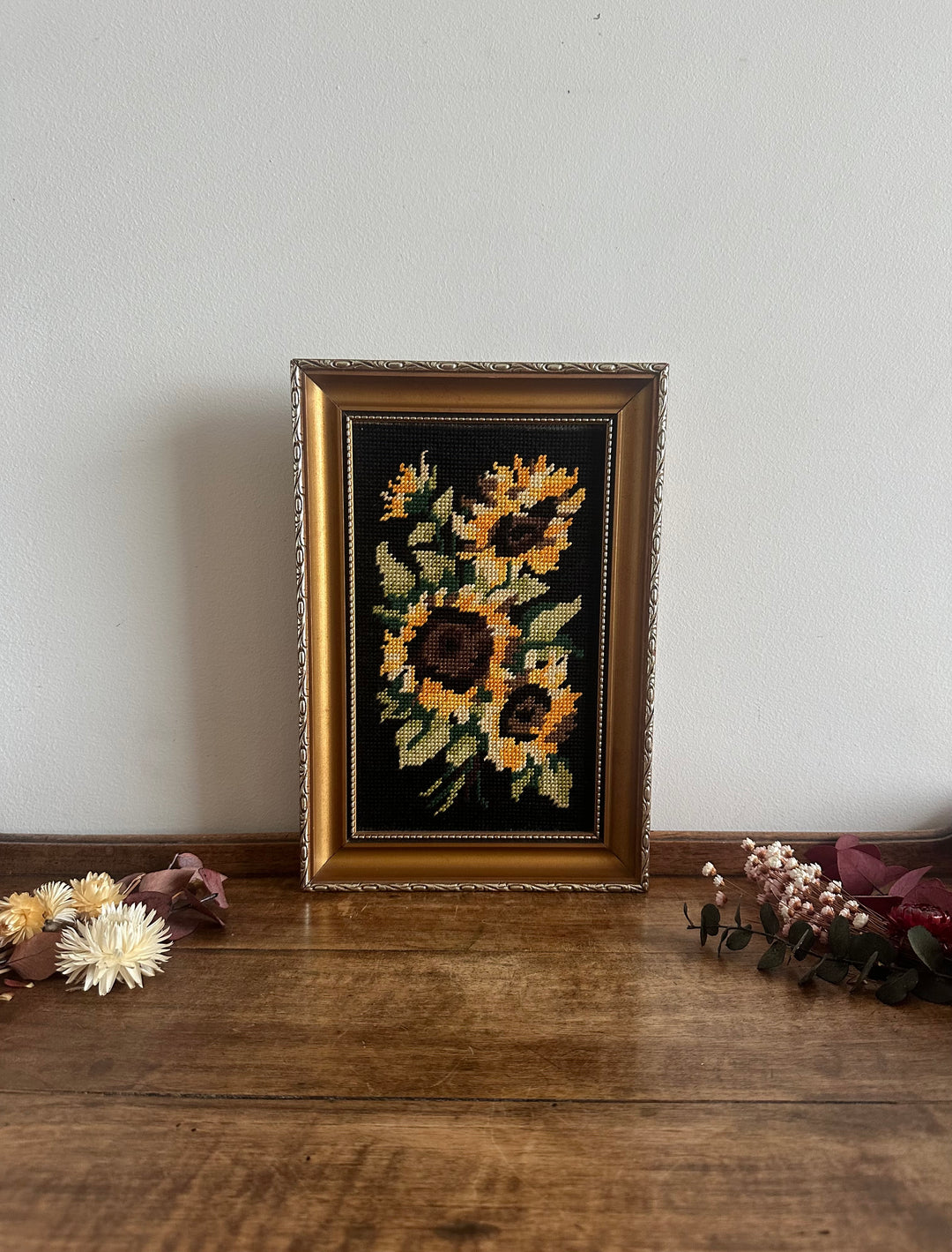 Broderie au point de croix motifs tournesols