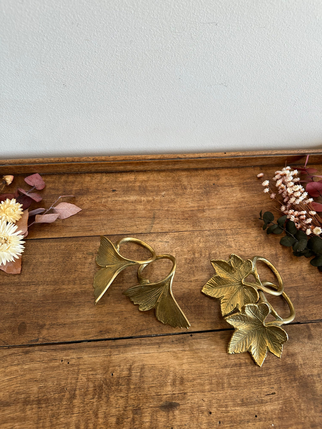 Ronds de serviettes en laiton doré motifs feuilles de chêne