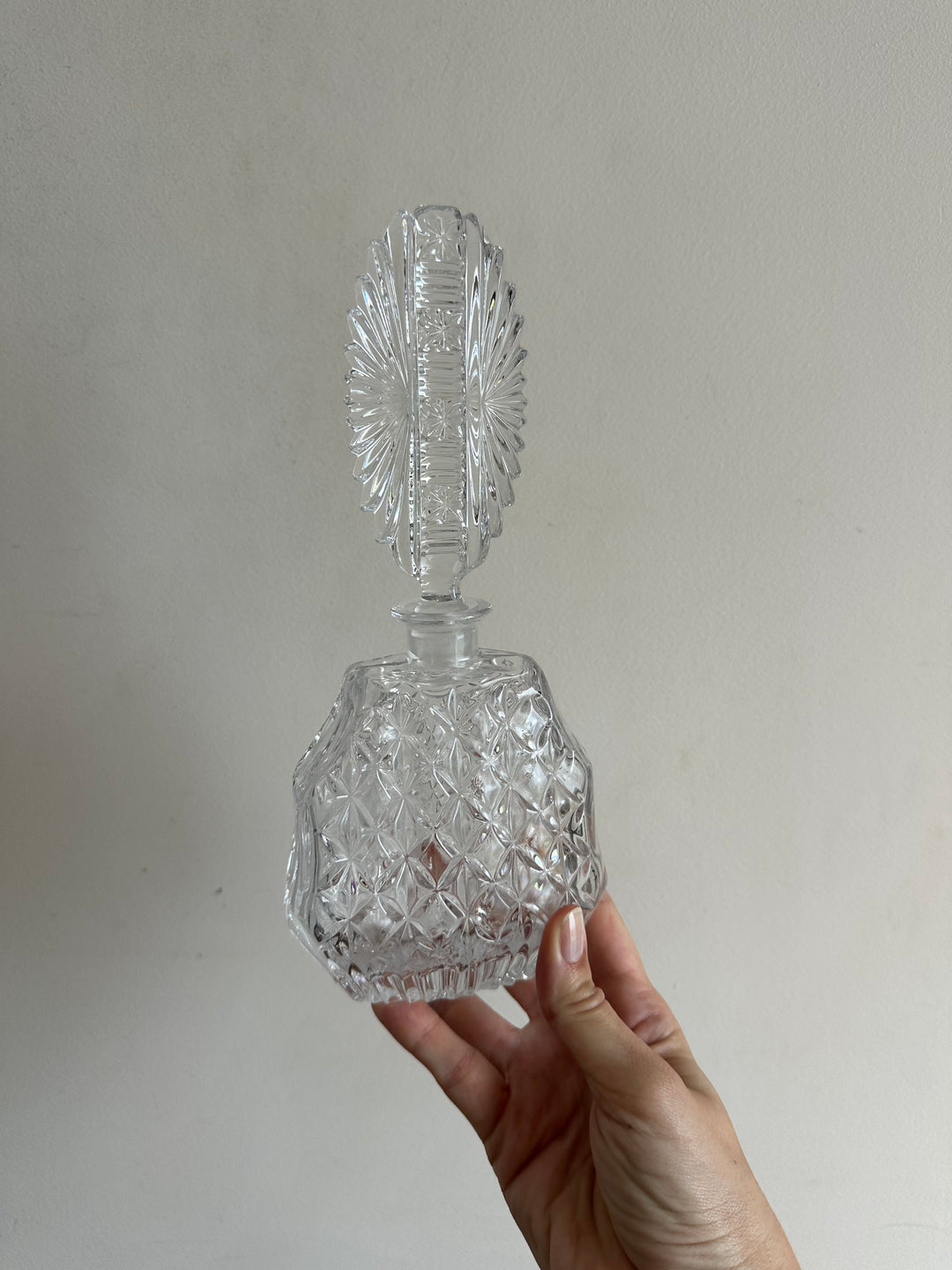 Flacon en verre moulé maxi bouchon
