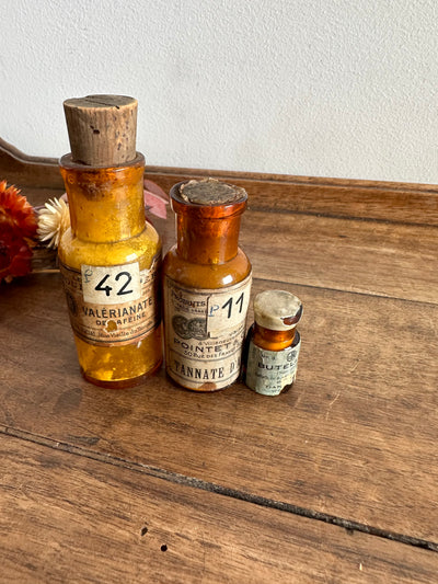 Flacons de pharmacie anciens petit format