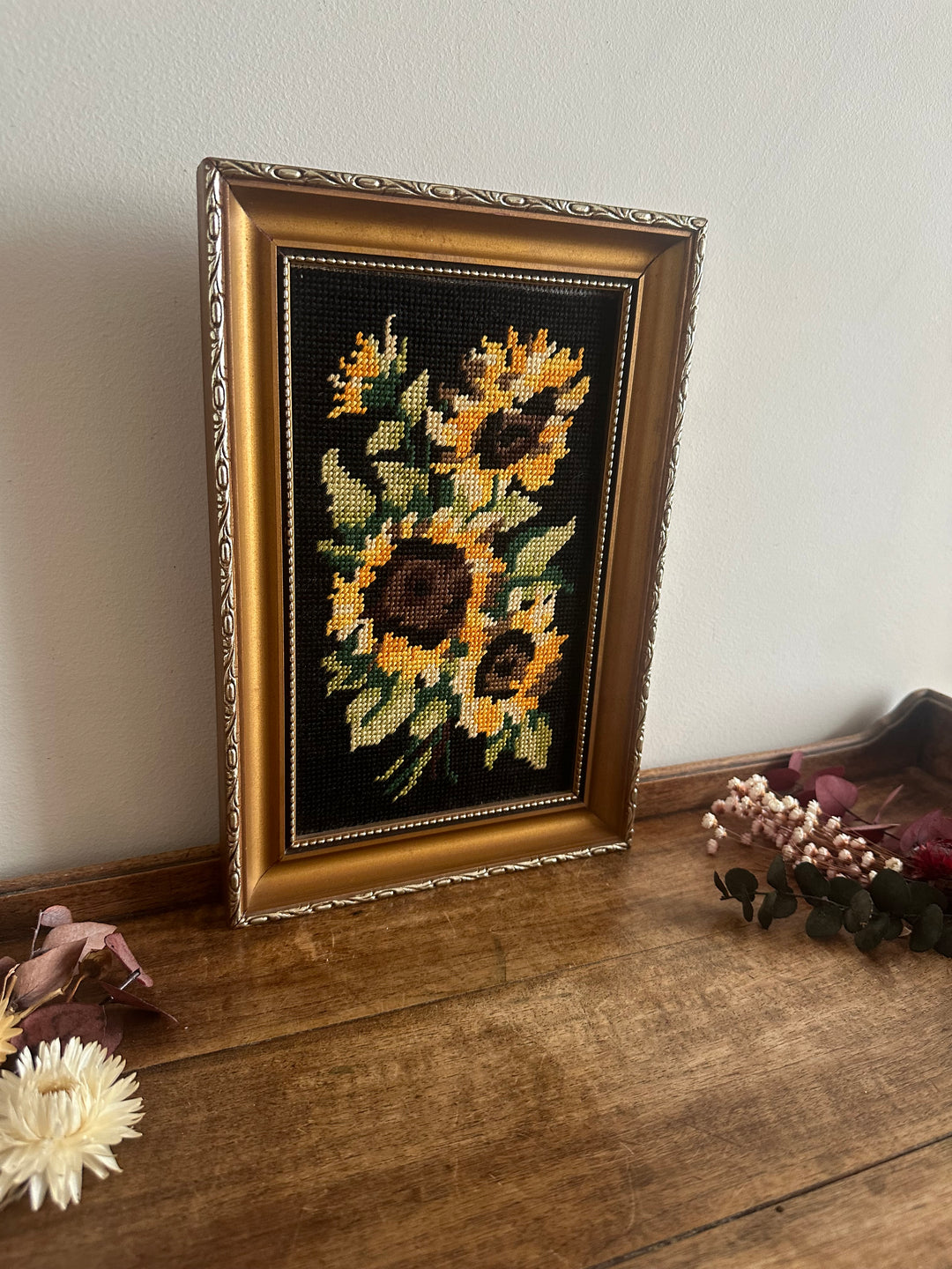 Broderie au point de croix motifs tournesols