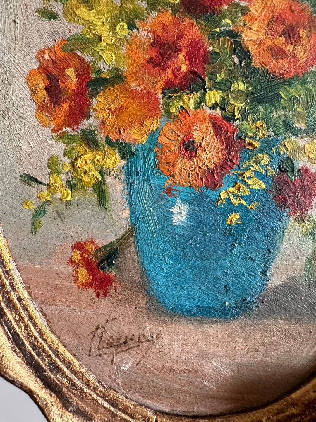 Peinture florale dans son médaillon en bois doré années 1900
