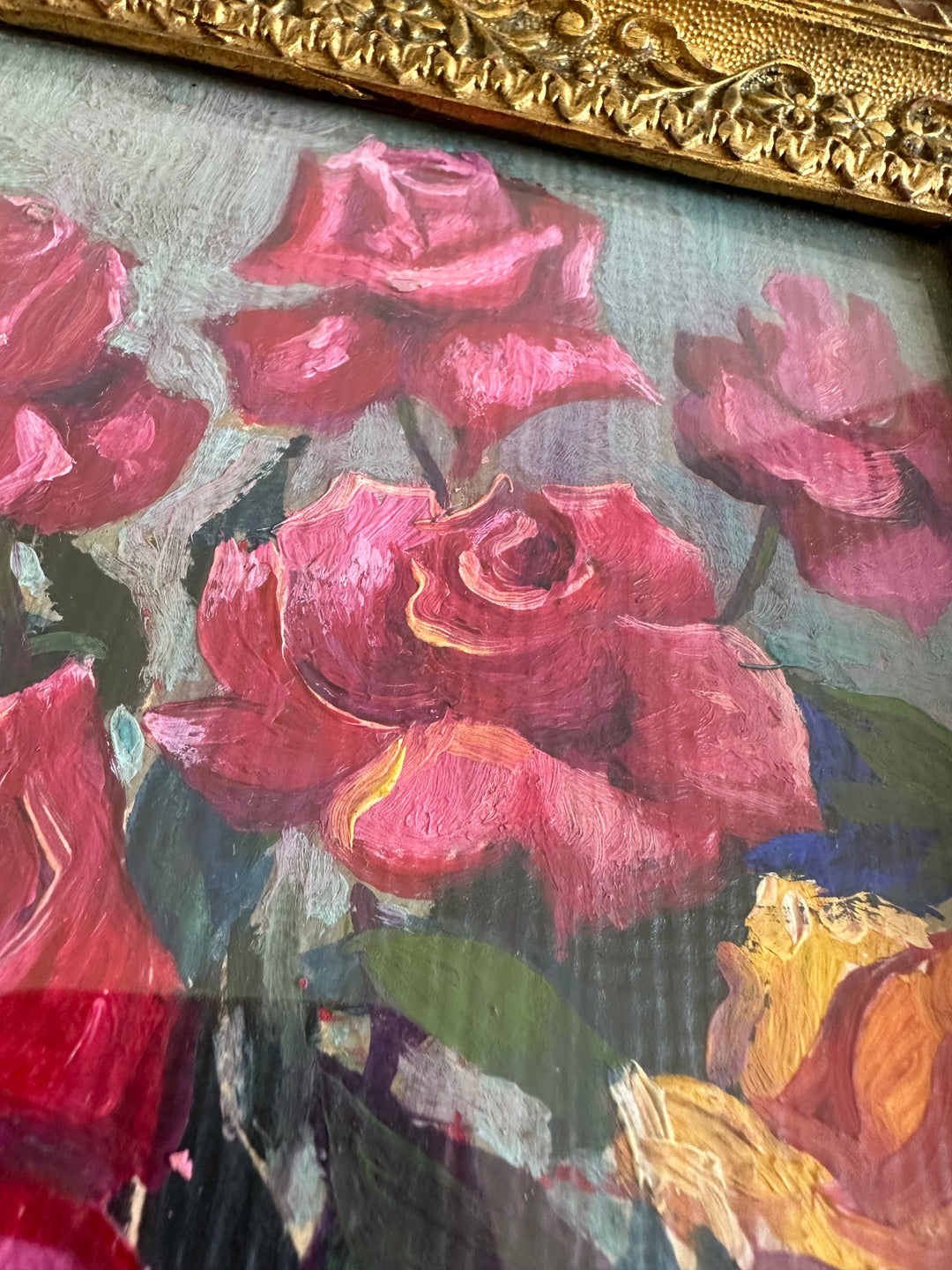 Peinture à l'huile roses sur fond gris cadre napoléon III