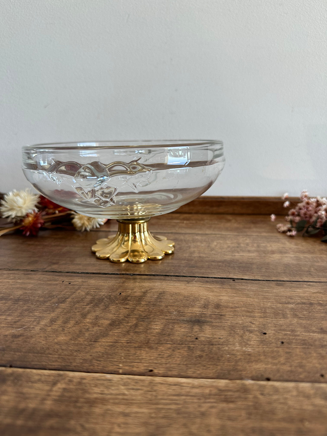 Corbeille en cristal moulé pied en métal doré