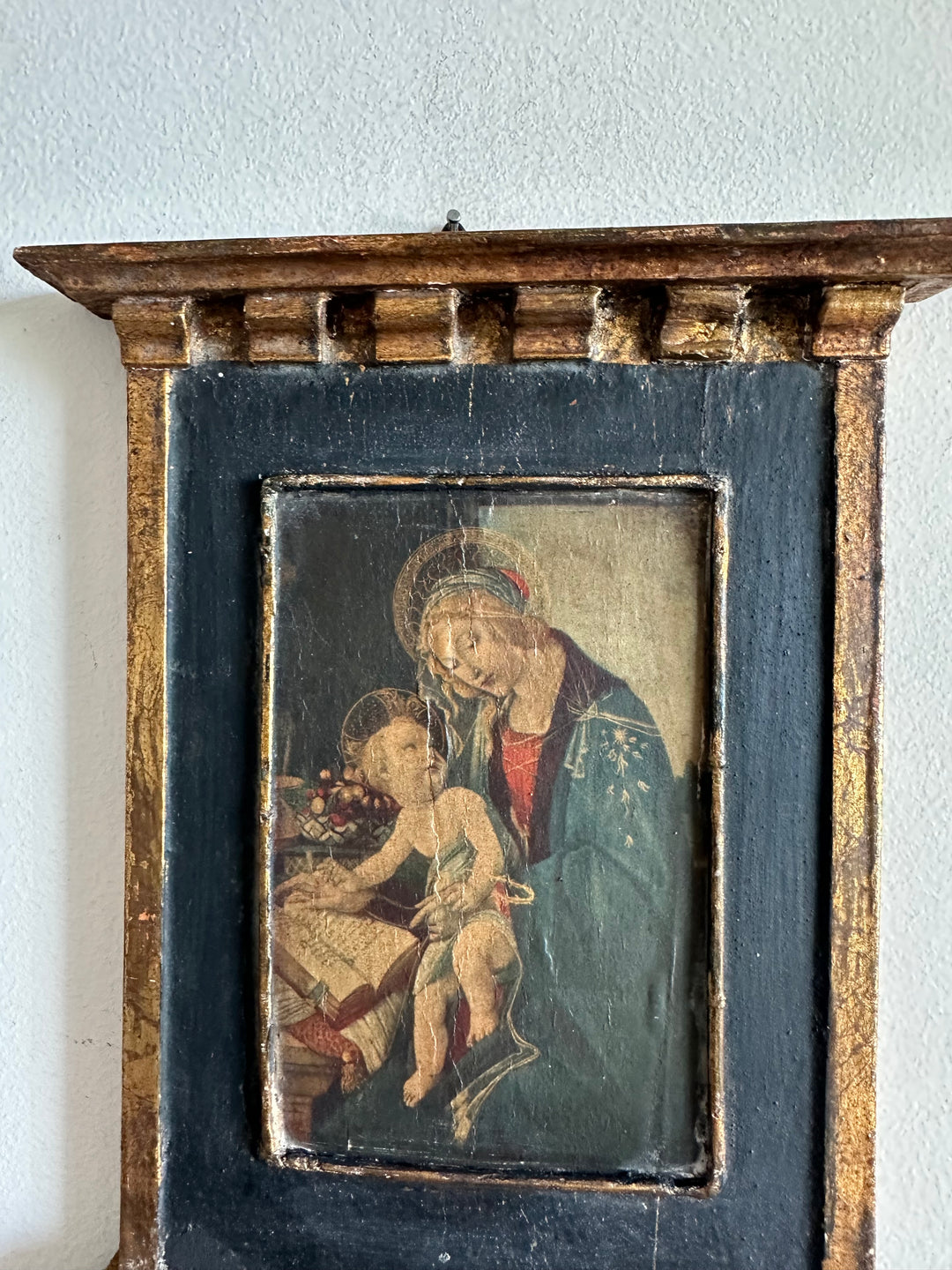 Icône en bois années 40 fond bleu nuit La Vierge et l'enfant