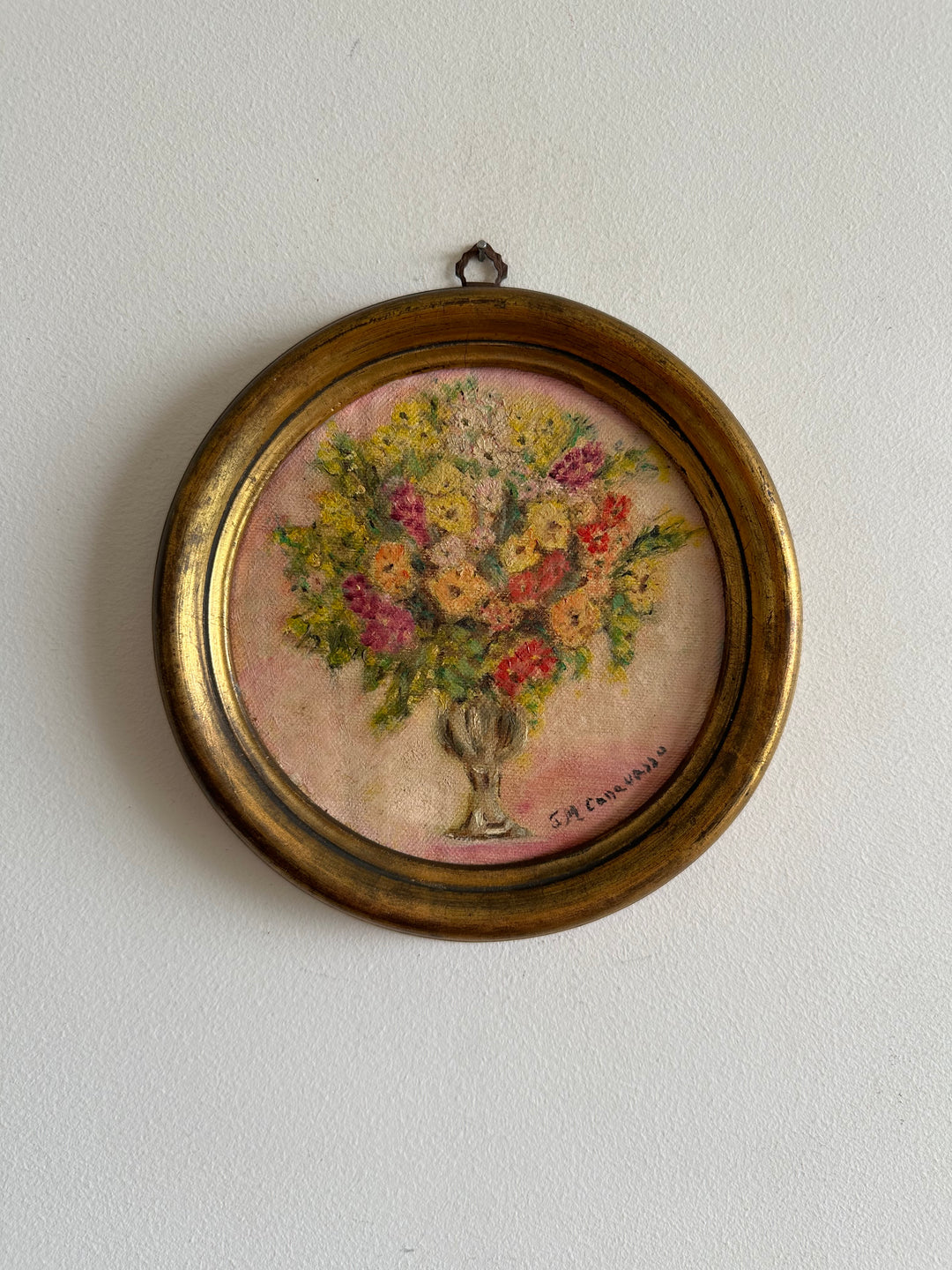 Peintures florales signées cadres ronds en bois doré