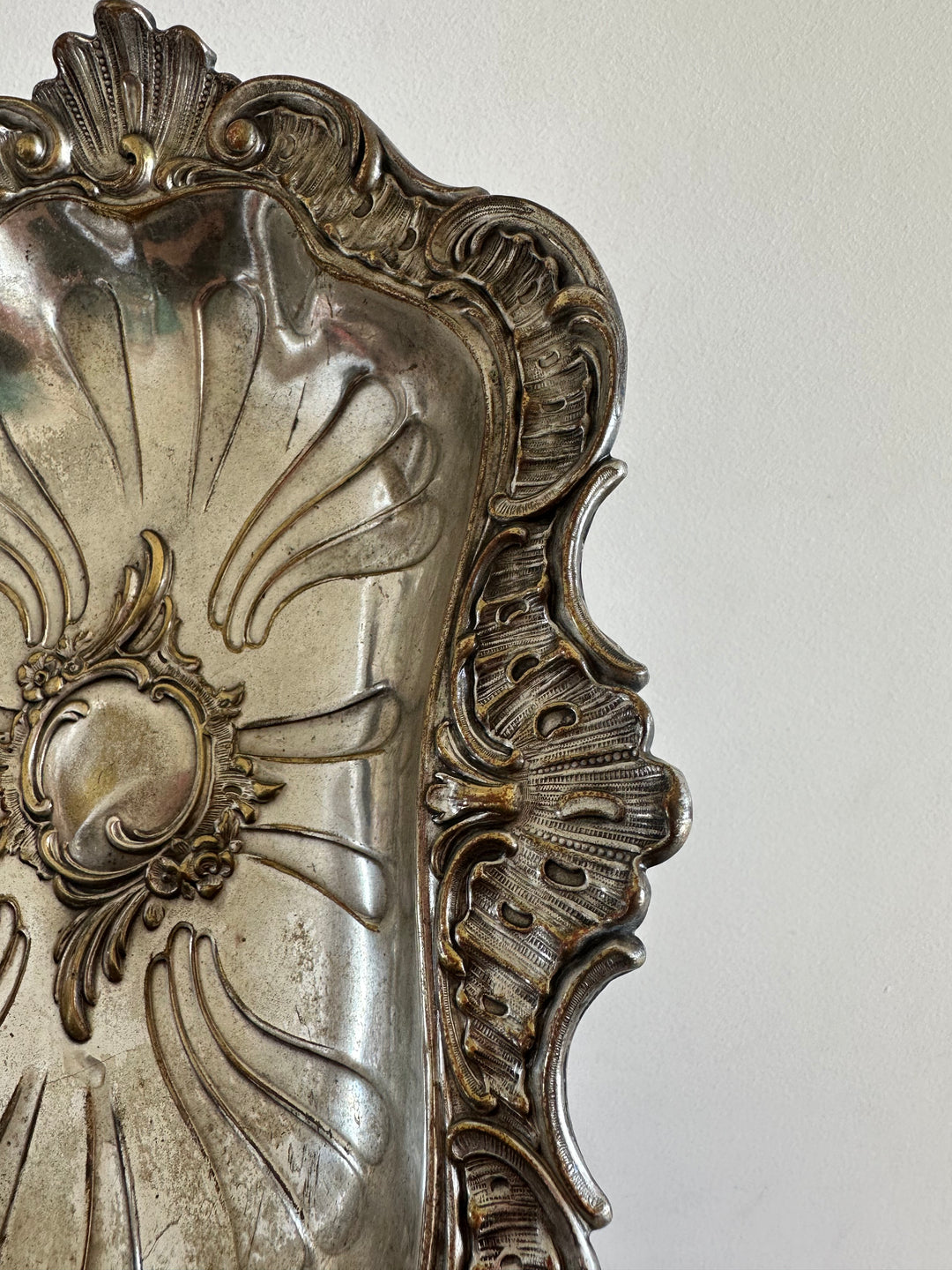 Vide poche Art Nouveau en alliage cuivre et métal argenté