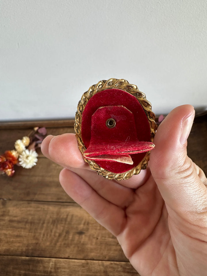 Médaillon à poser de la Vierge cerclé de métal doré