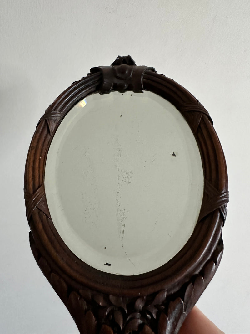 Miroir à main Art nouveau en bois sculpté