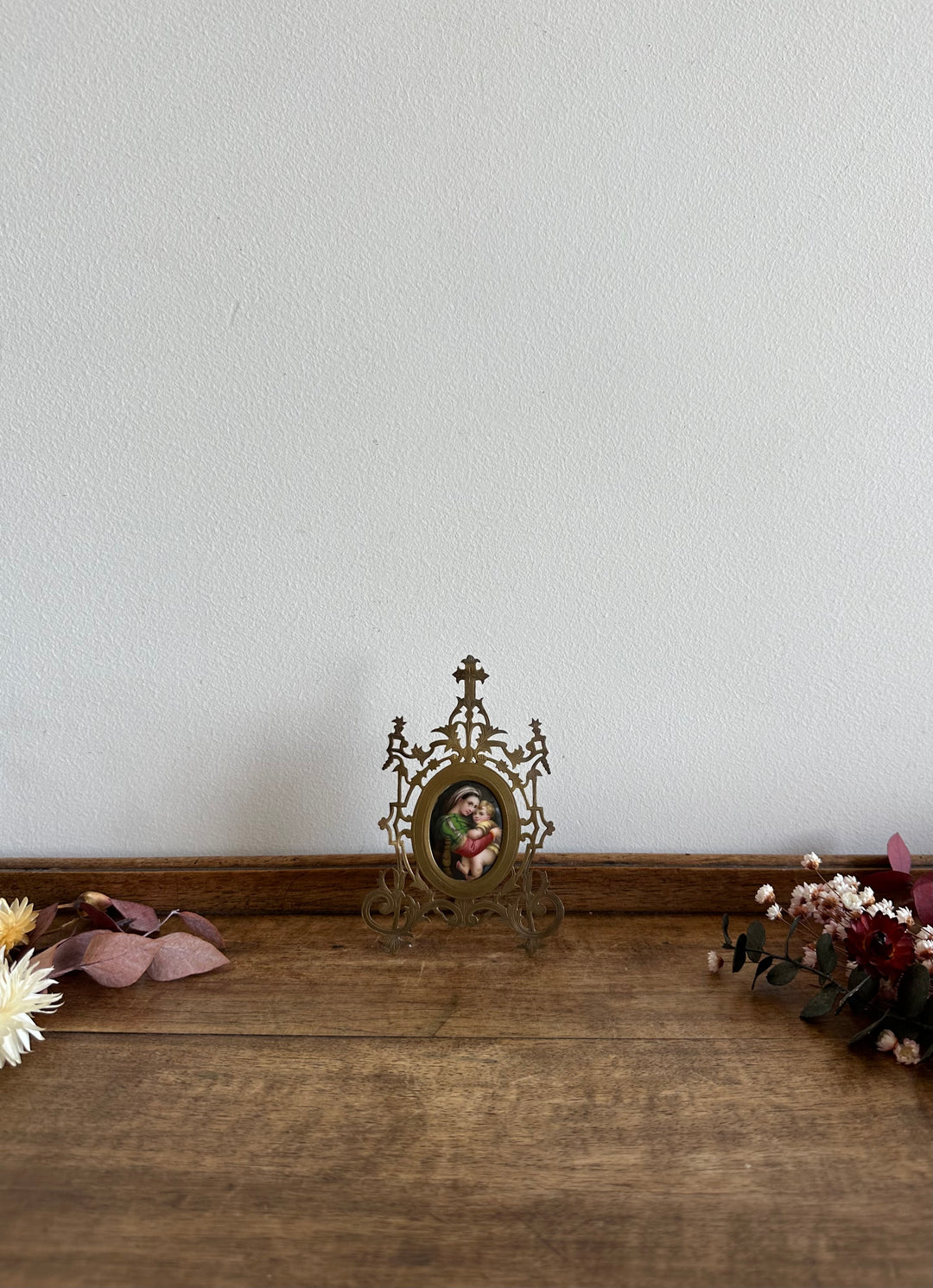Autel de voyage religieux sur porcelaine structure en laiton