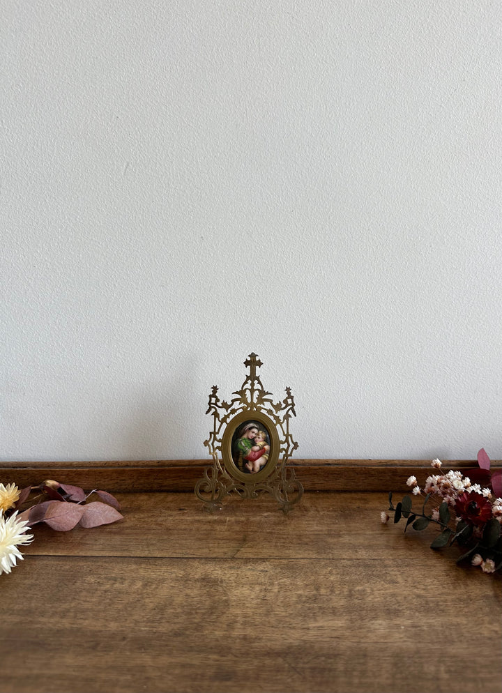 Autel de voyage religieux sur porcelaine structure en laiton