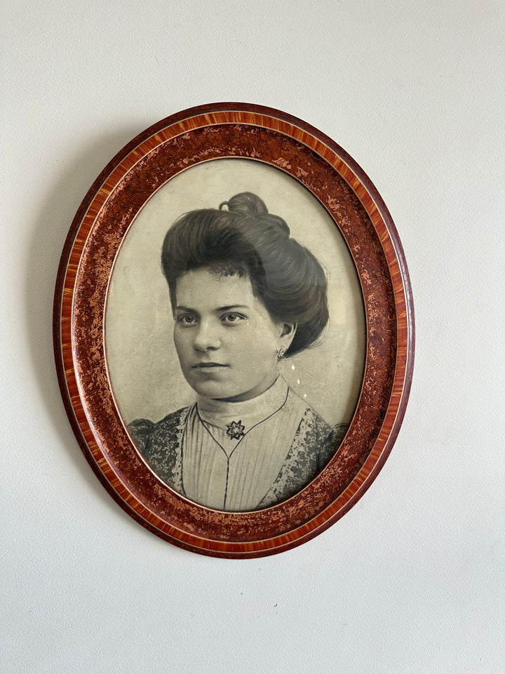 Portrait jeune femme rehaussé à la main années 1900