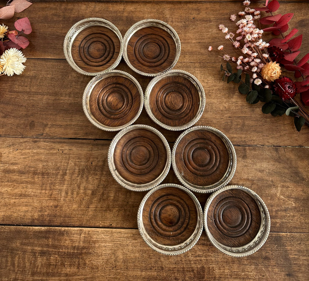 Sous-verres en bois cerclé de métal argenté