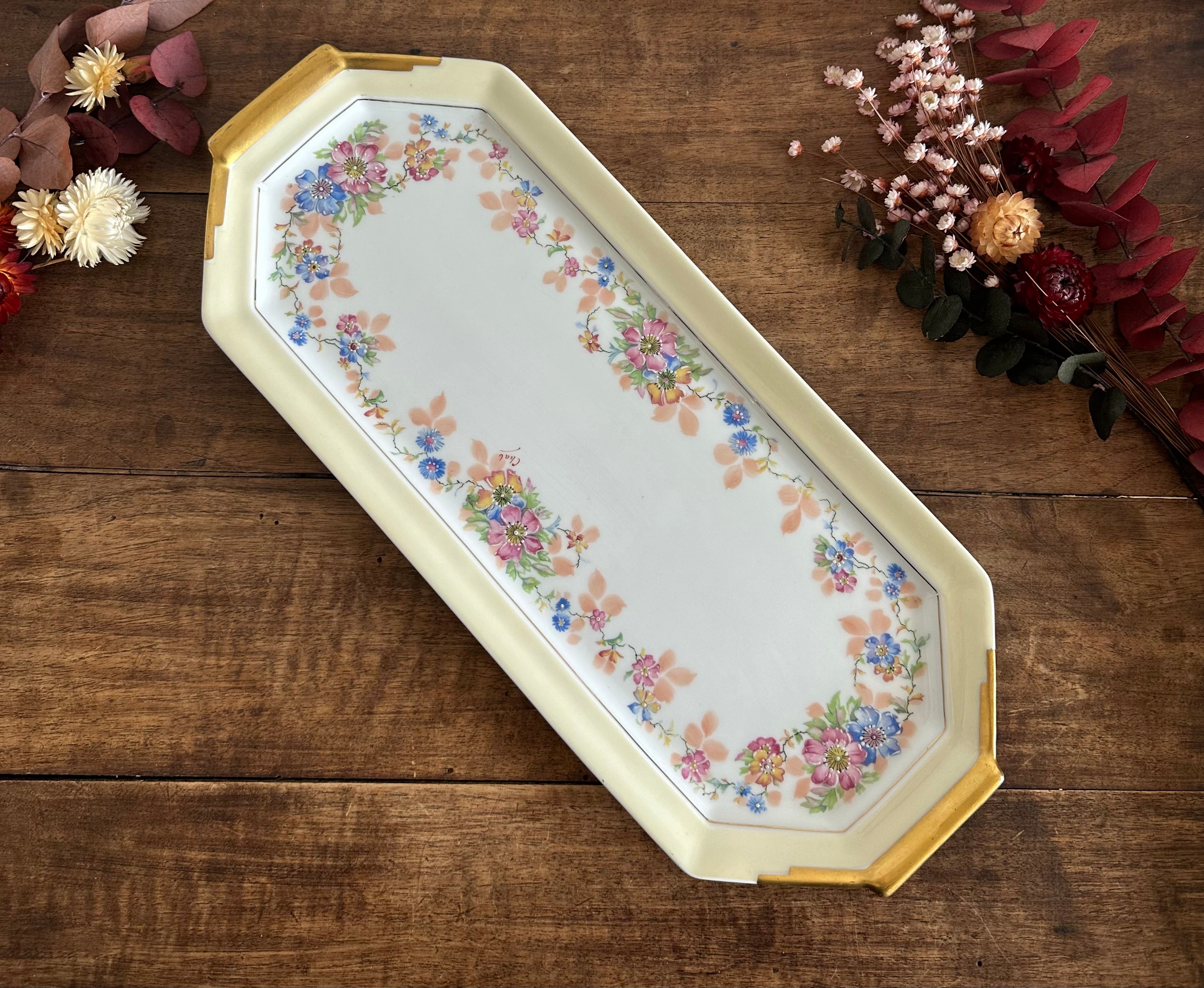 Plat à gâteau à oreilles au décor fleuri Plat à gâteau à oreilles au décor fleuri