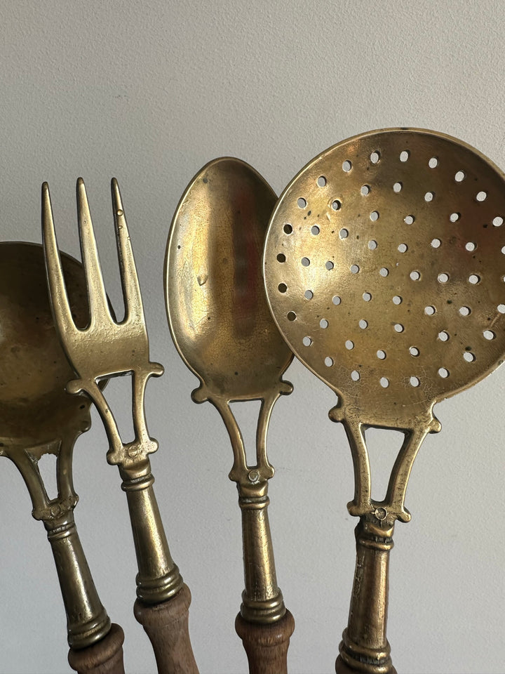 Couverts en laiton et manches en bois x 4